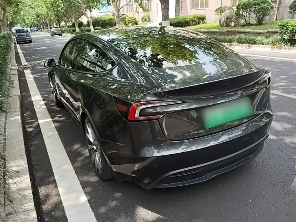 Tesla Model 3 — фото 4