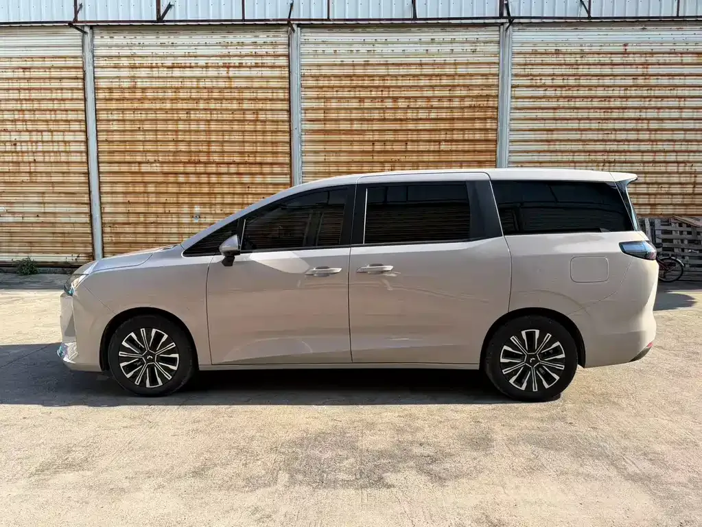 Wuling Starlight 730 New Energy — фото 7