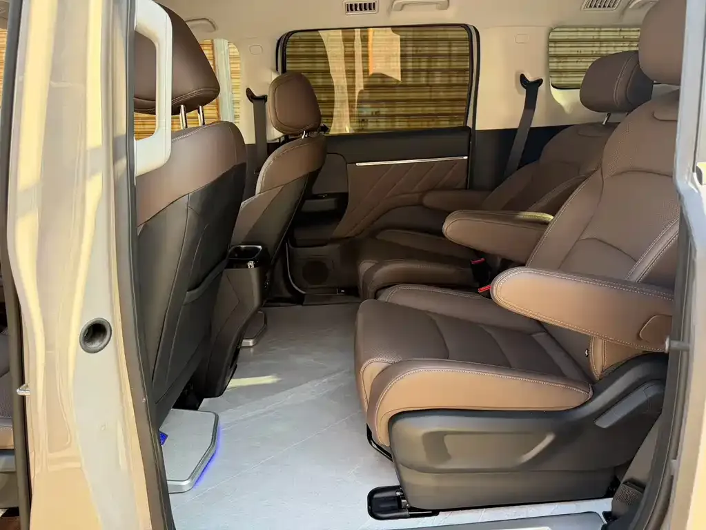 Wuling Starlight 730 New Energy — фото 4