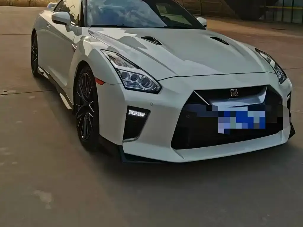 Nissan GT-R — фото 4