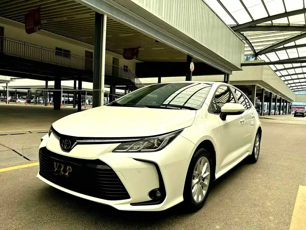 Toyota Corolla — фото 1
