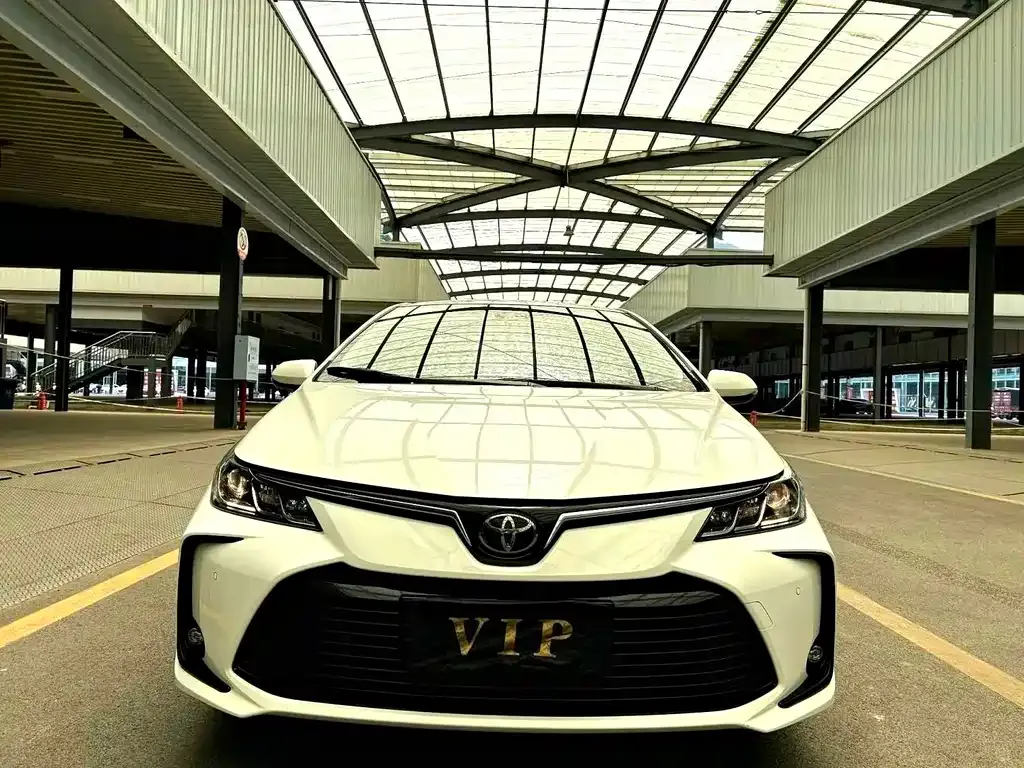 Toyota Corolla — фото 10