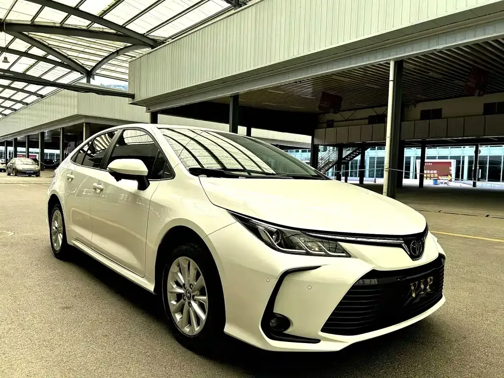 Toyota Corolla — фото 2