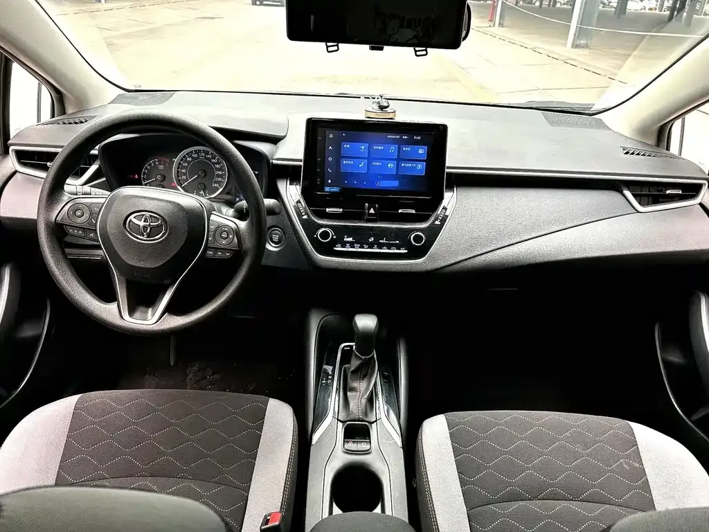 Toyota Corolla — фото 3