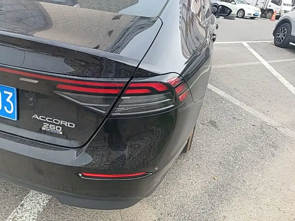 Honda Accord — фото 10