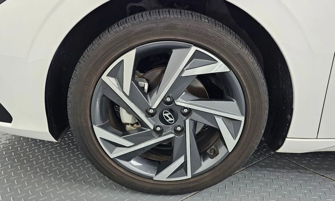 Hyundai AVANTE — фото 3