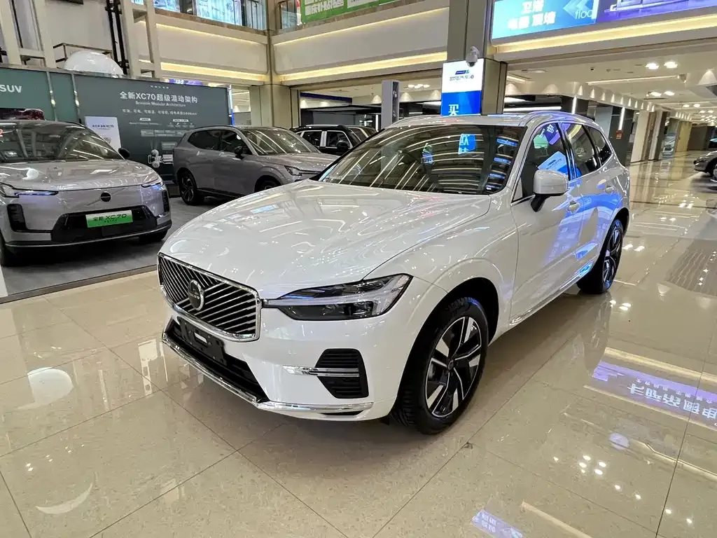 Volvo XC60 — фото 4