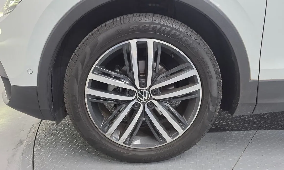 Volkswagen Tiguan — фото 7
