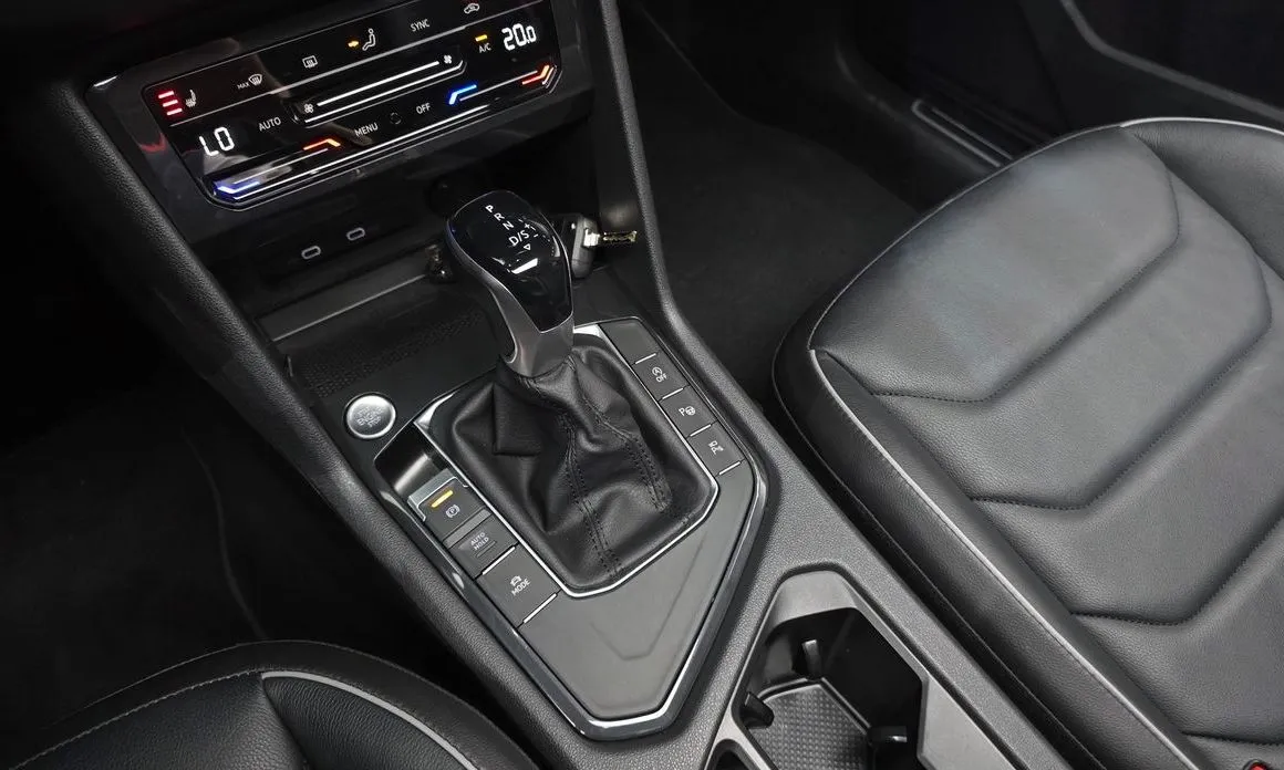 Volkswagen Tiguan — фото 8