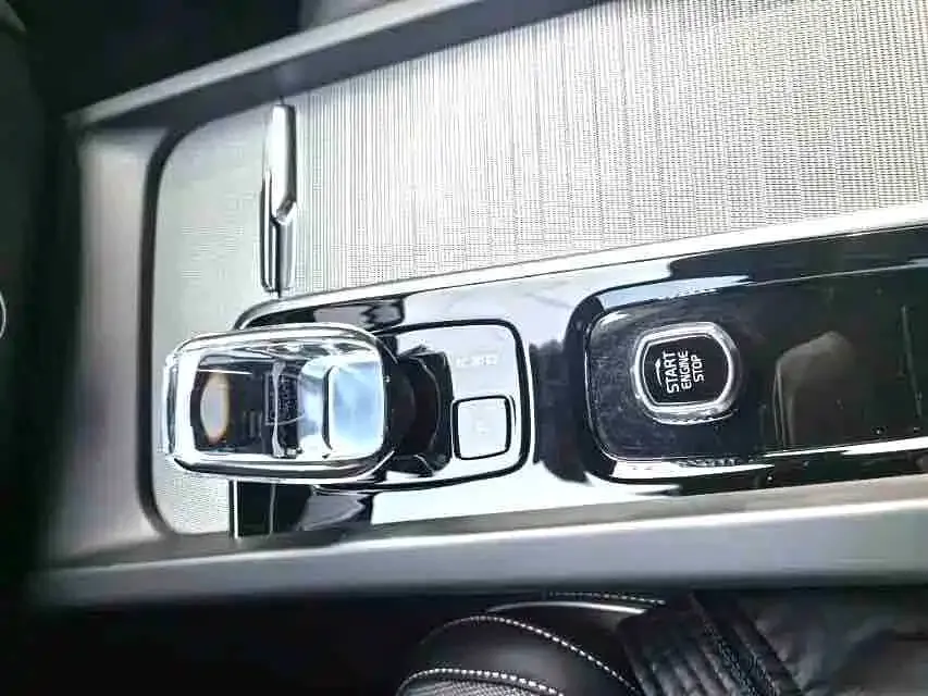 Volvo XC60 2024 из CN, фото 6