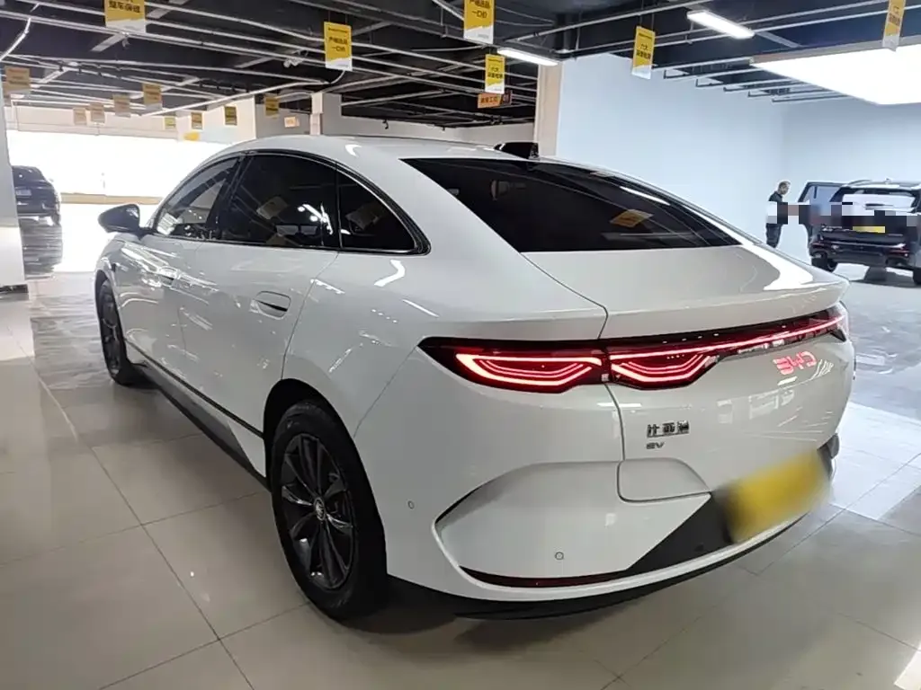 BYD Qin L — фото 4
