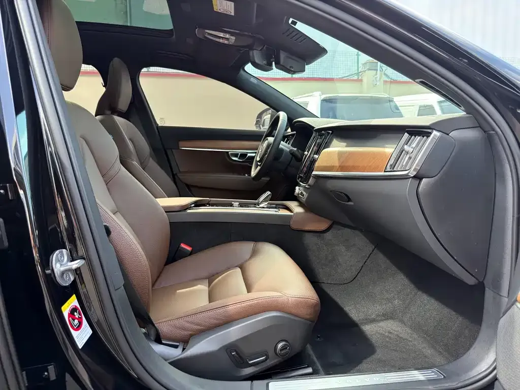 Volvo S90 — фото 10