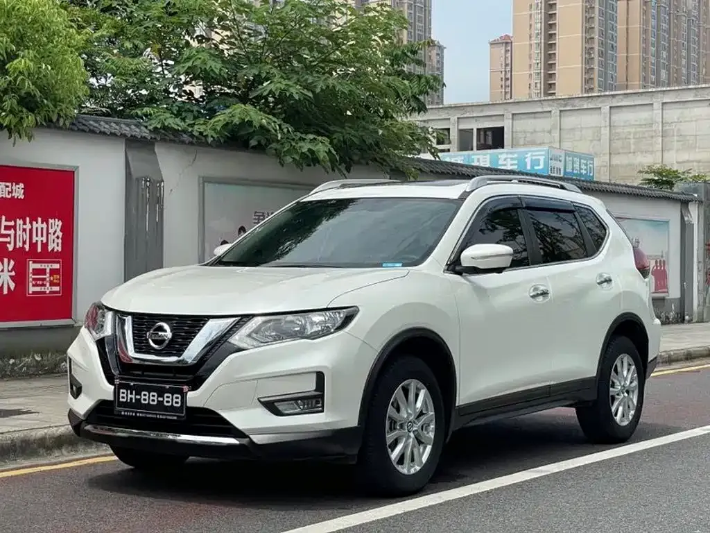 Nissan X-Trail — фото 1