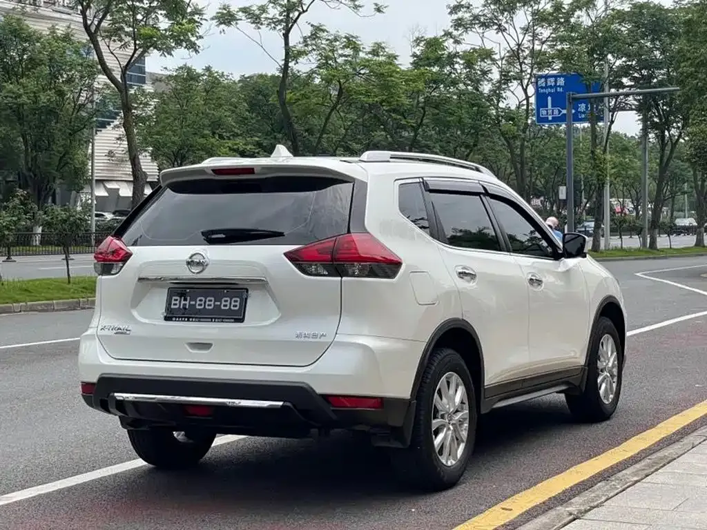 Nissan X-Trail — фото 4
