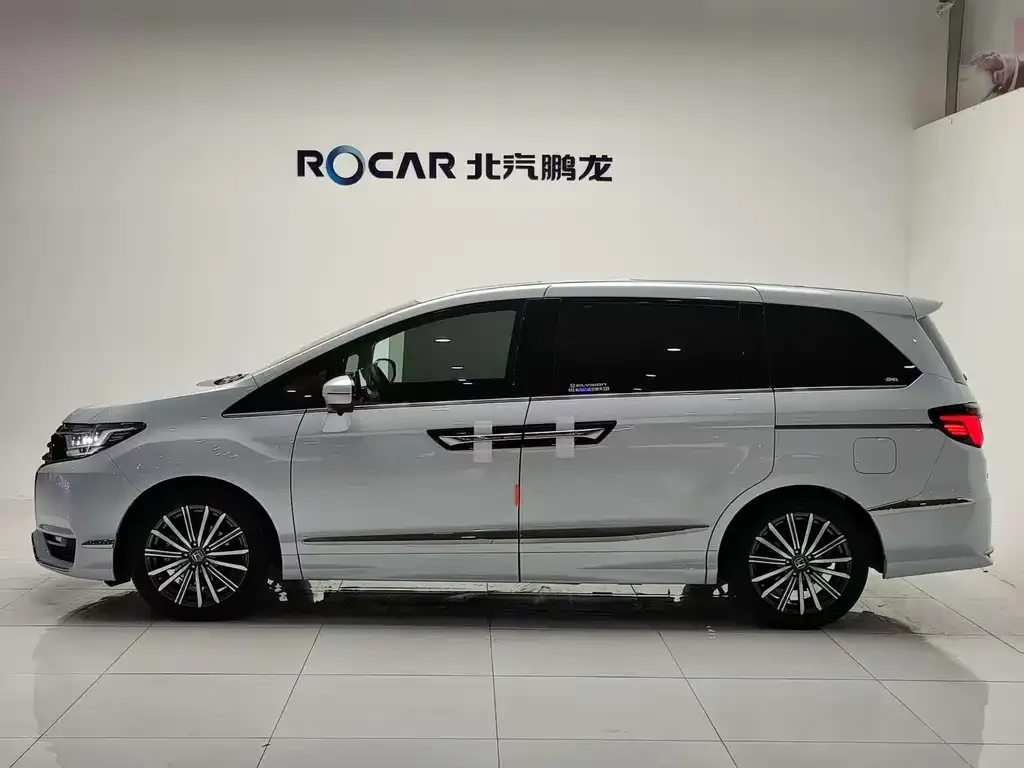 Honda Elysion 2024 из CN, фото 9