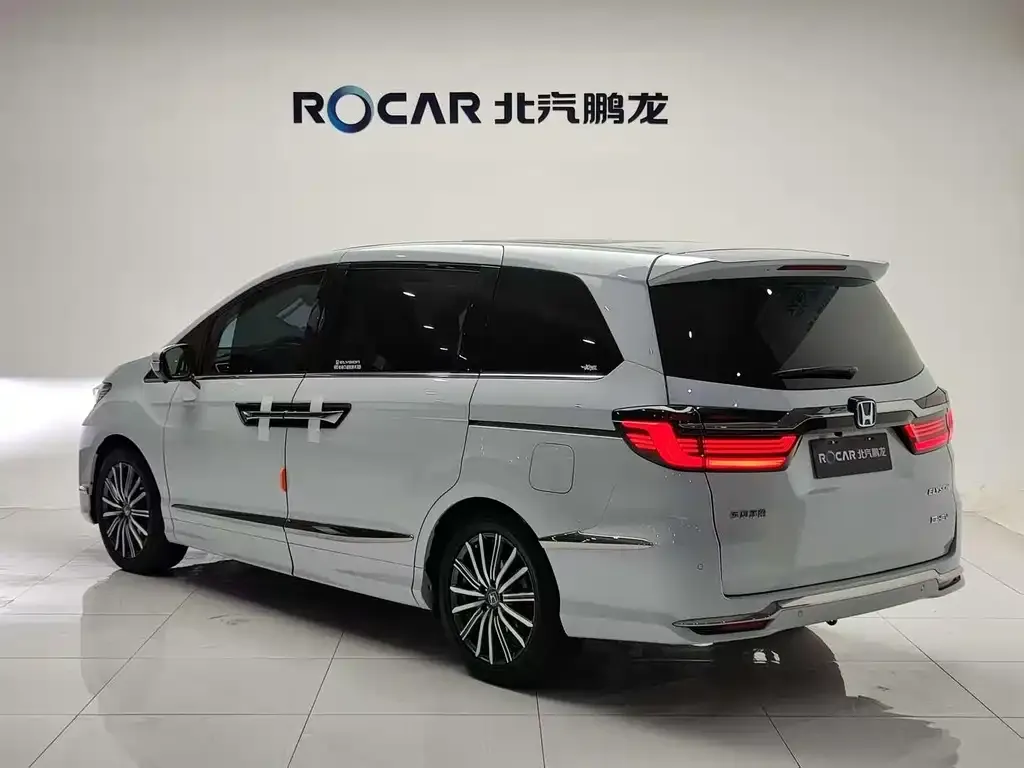Honda Elysion 2024 из CN, фото 7