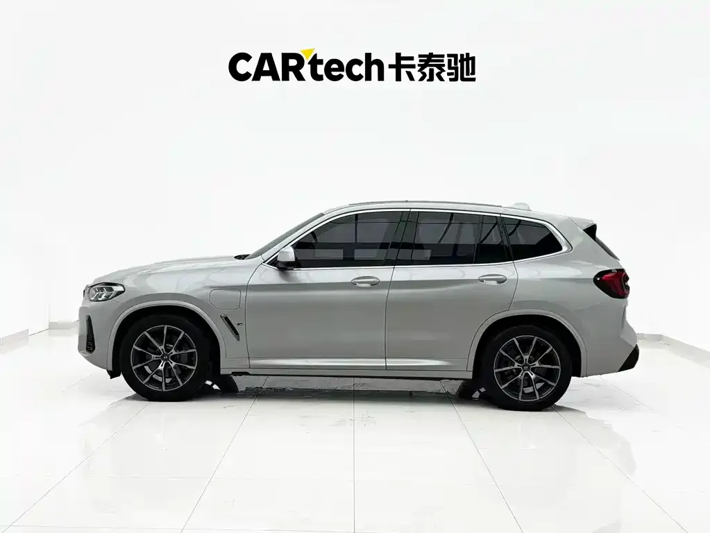 BMW iX3 — фото 2