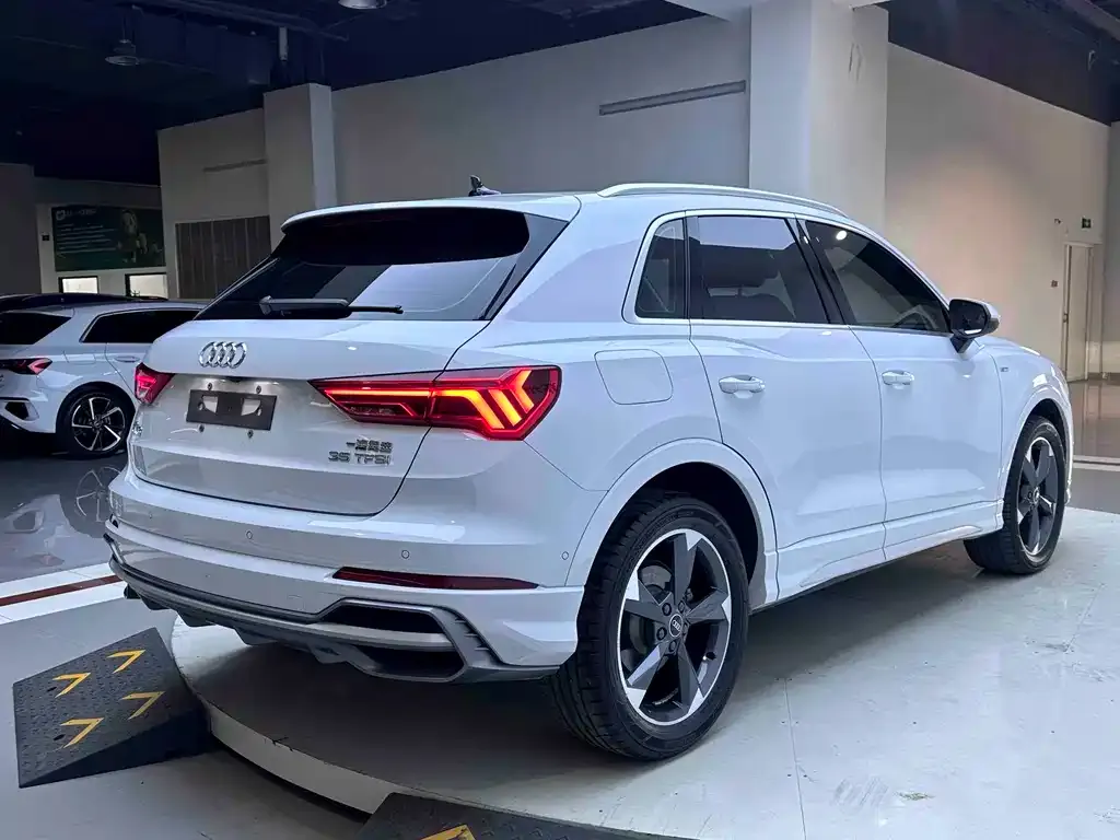 Audi Q3 — фото 5