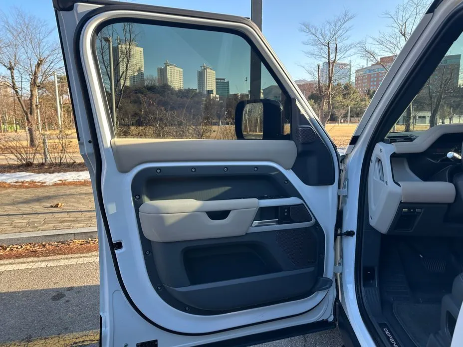 Land Rover Defender 2022 из KR, фото 7