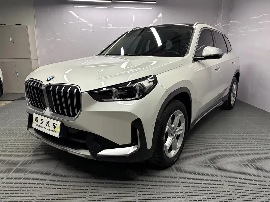 BMW X1 — фото 1