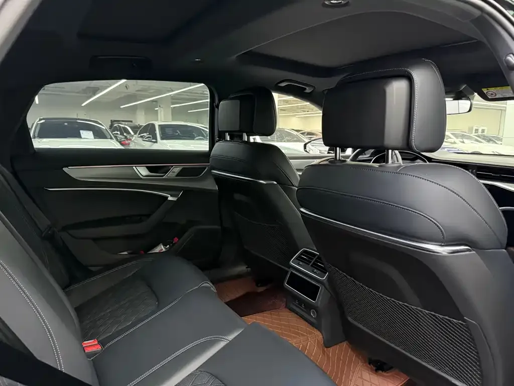 Audi A6L 2024 из CN, фото 2