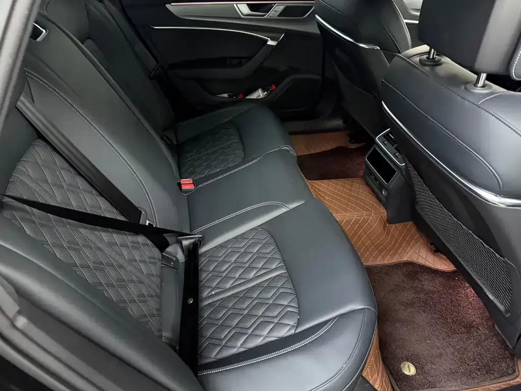 Audi A6L 2024 из CN, фото 6