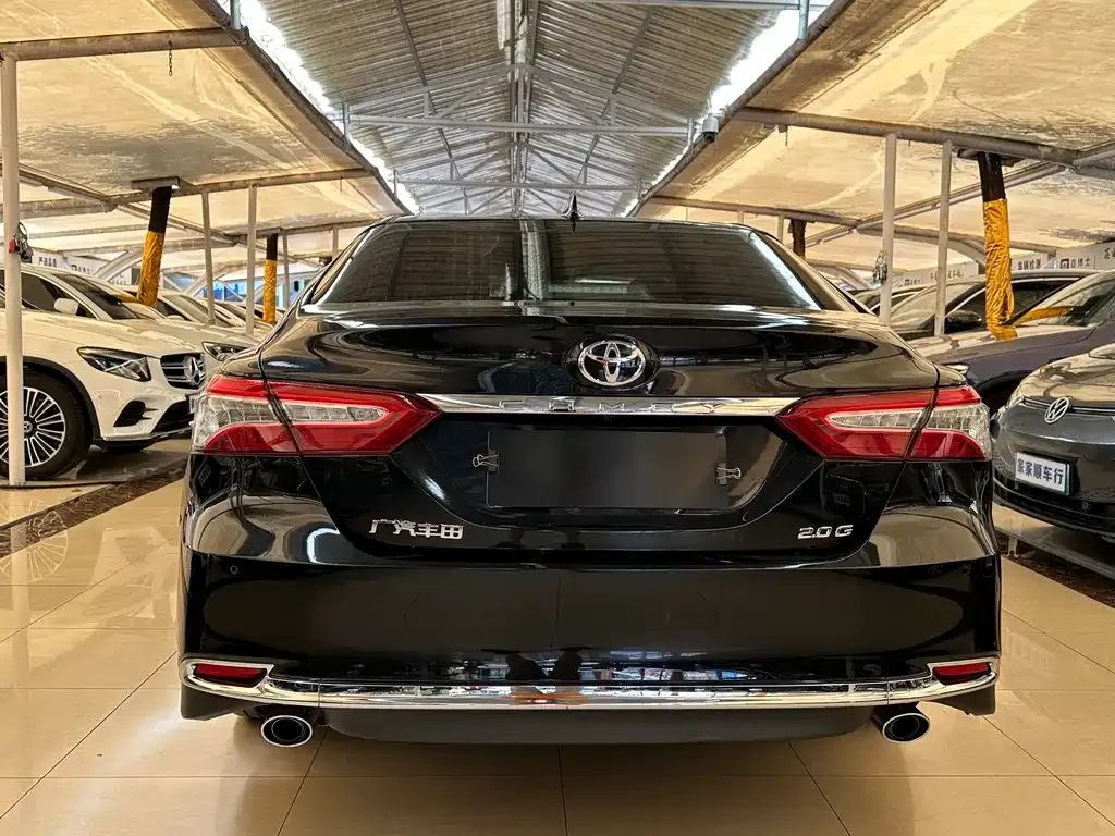 Toyota Camry — фото 7