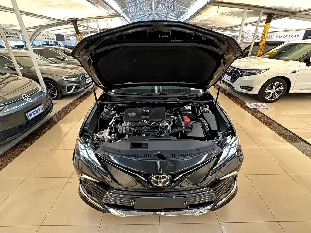 Toyota Camry — фото 8