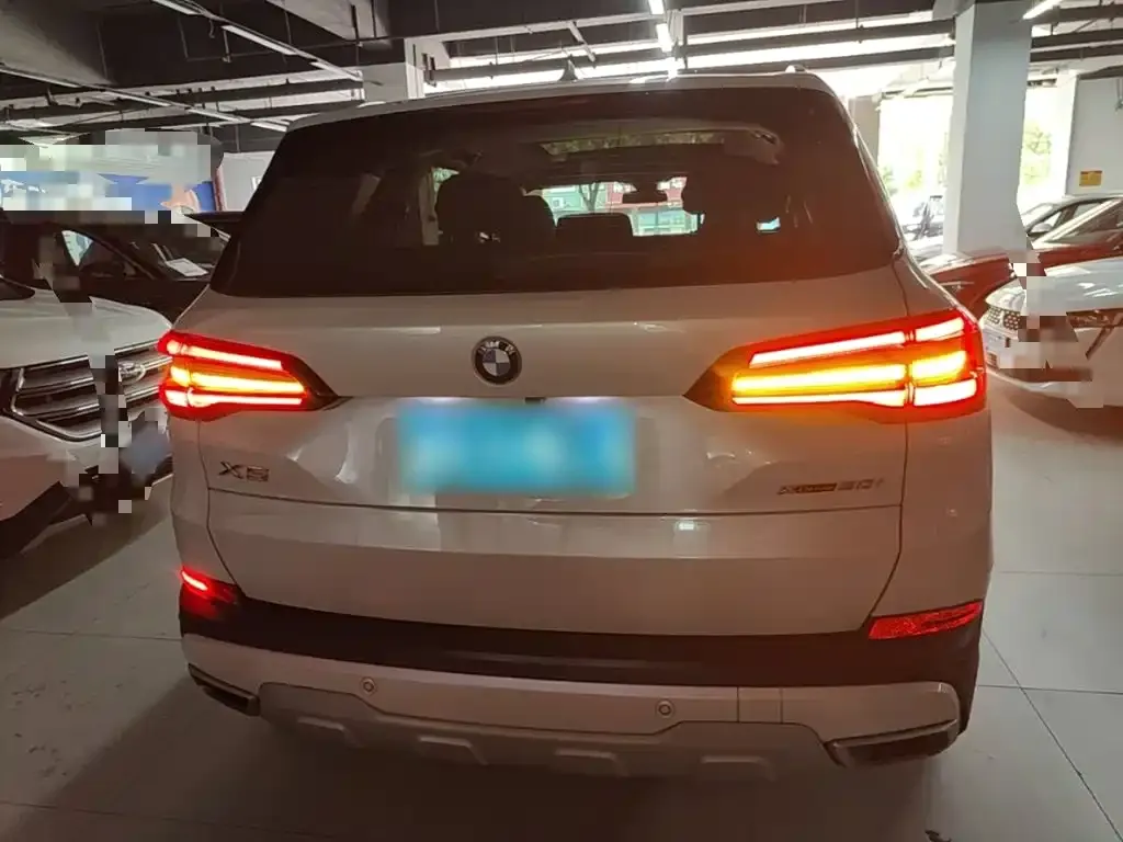 BMW X5 (Import) — фото 8