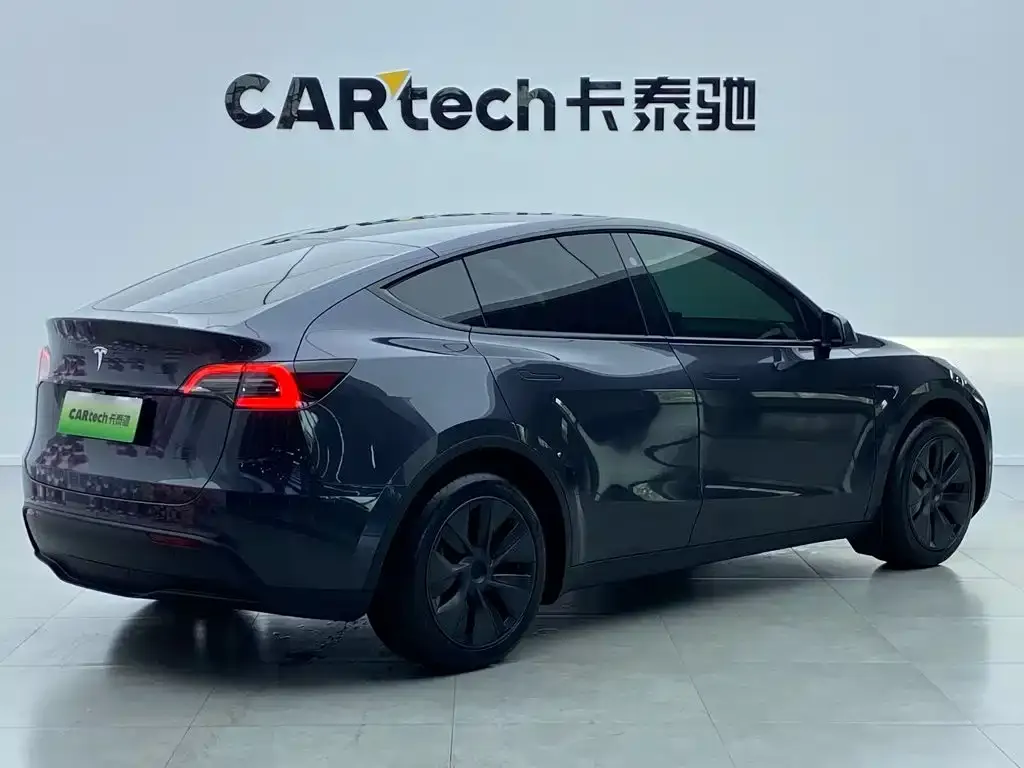 Tesla Model Y — фото 7