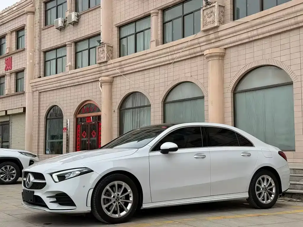 Mercedes-Benz A-Class — фото 1