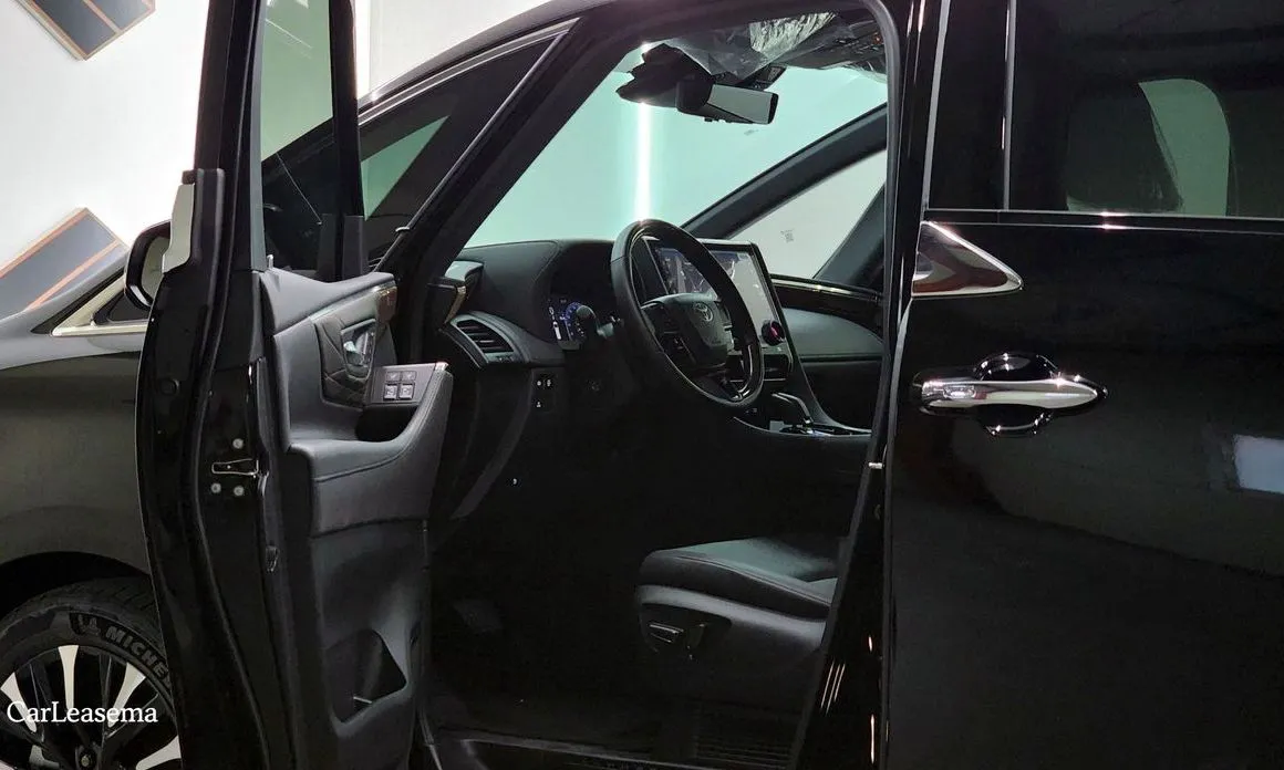 Toyota Alphard — фото 4