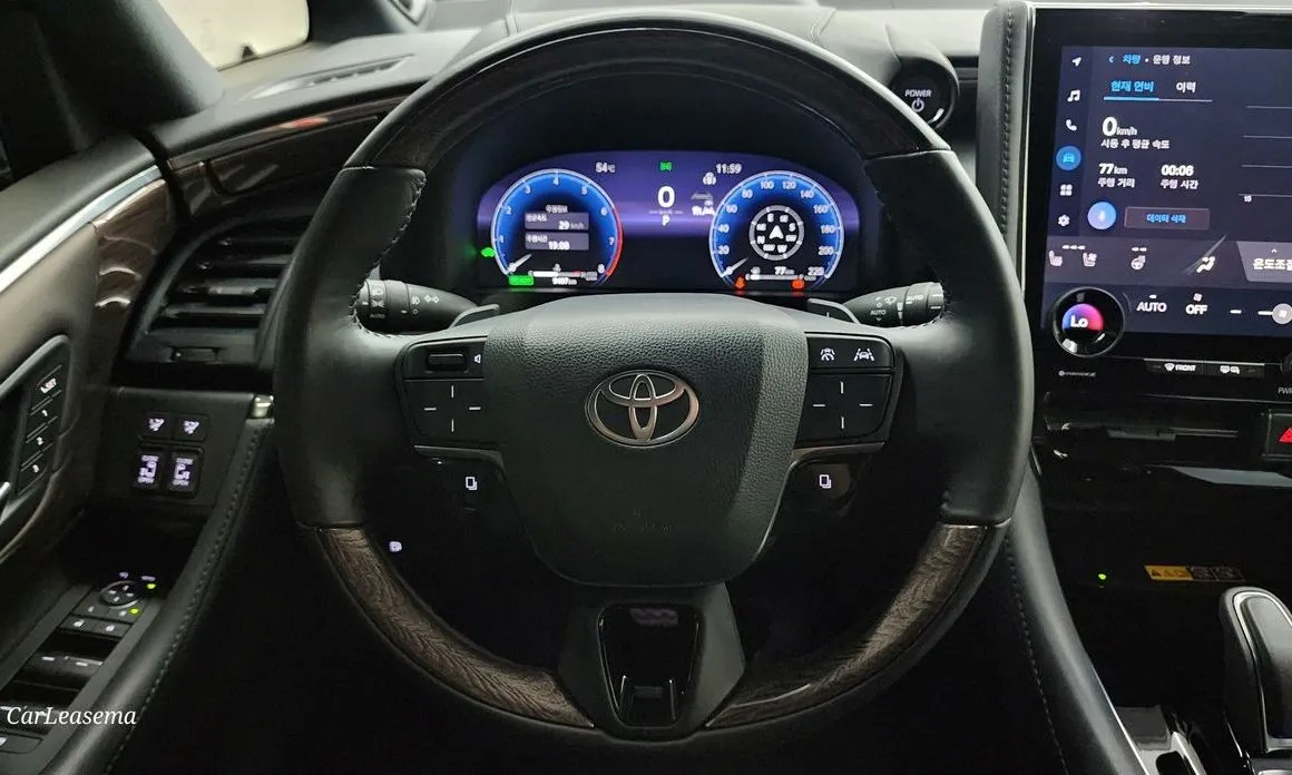 Toyota Alphard — фото 9