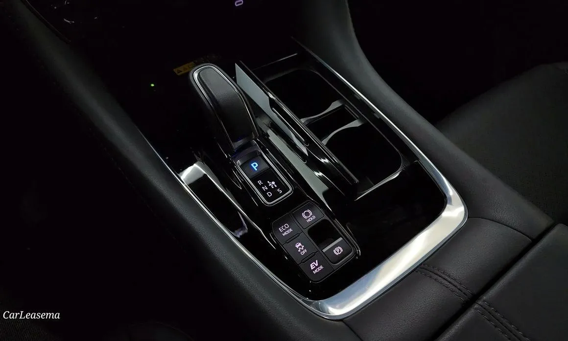 Toyota Alphard — фото 8