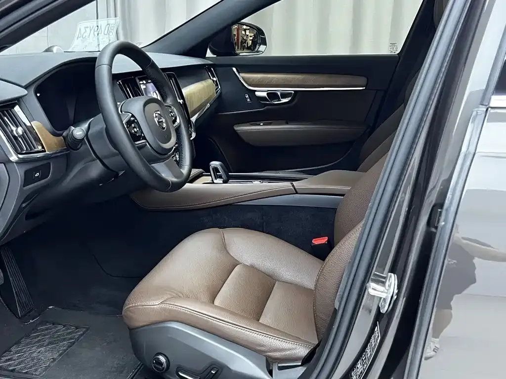 Volvo S90 — фото 4