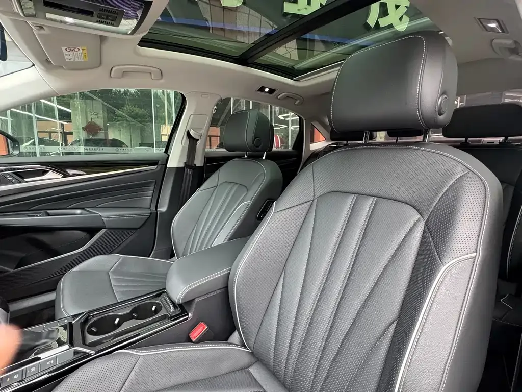 Volkswagen Passat — фото 8