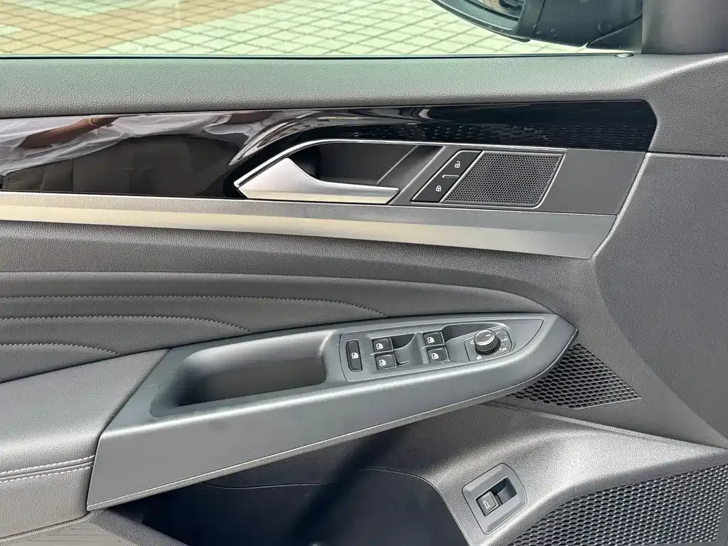Volkswagen Passat — фото 3