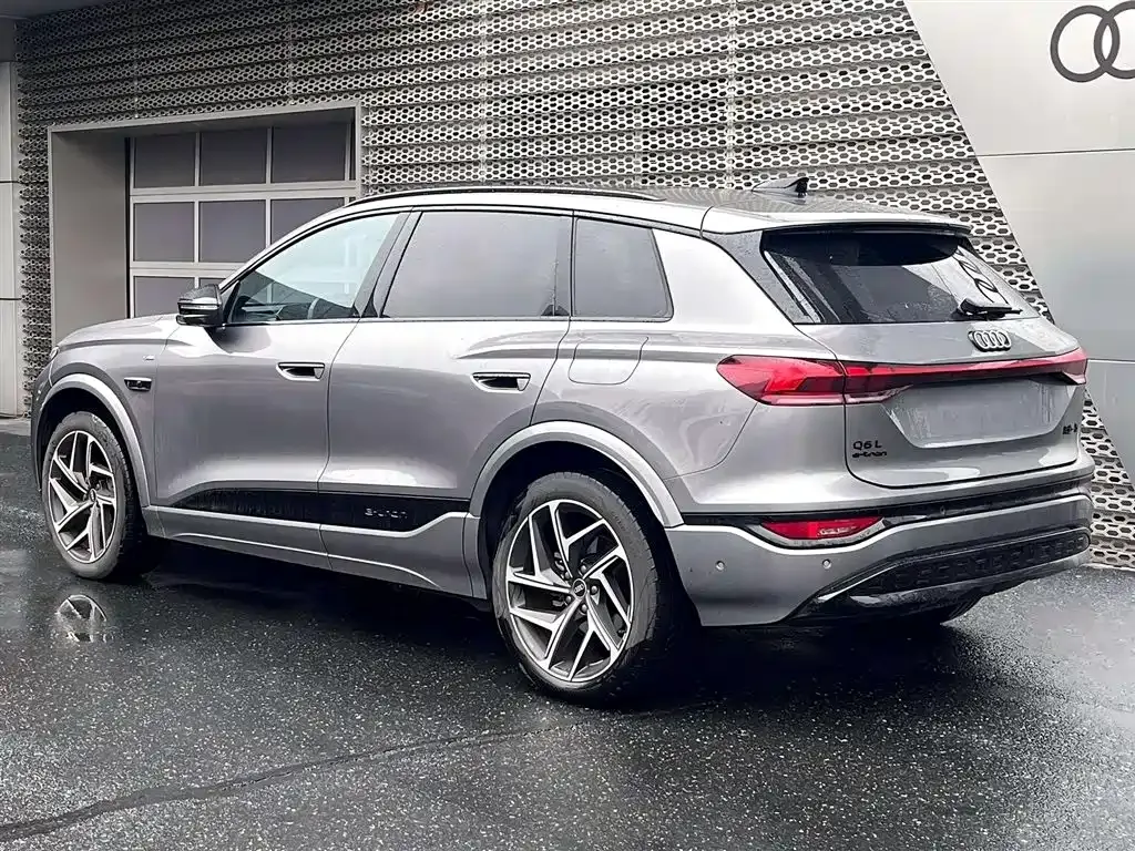Audi Q6L e-tron — фото 6