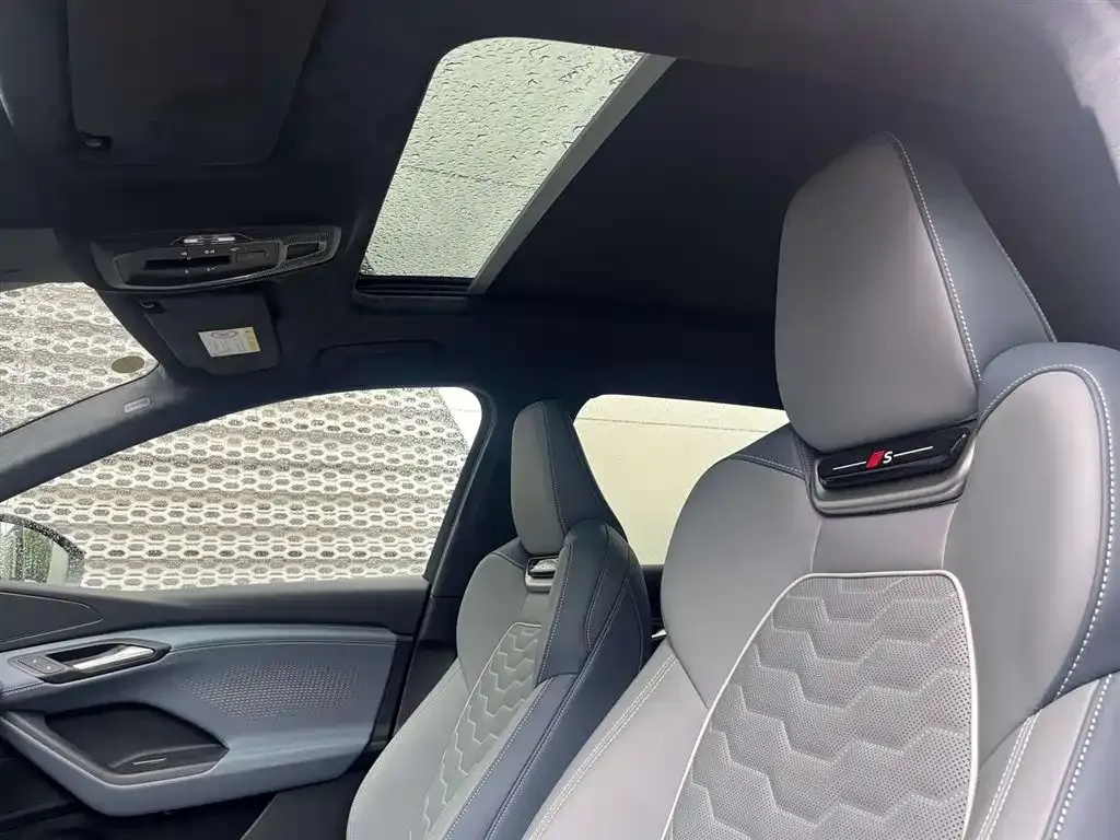 Audi Q6L e-tron — фото 2
