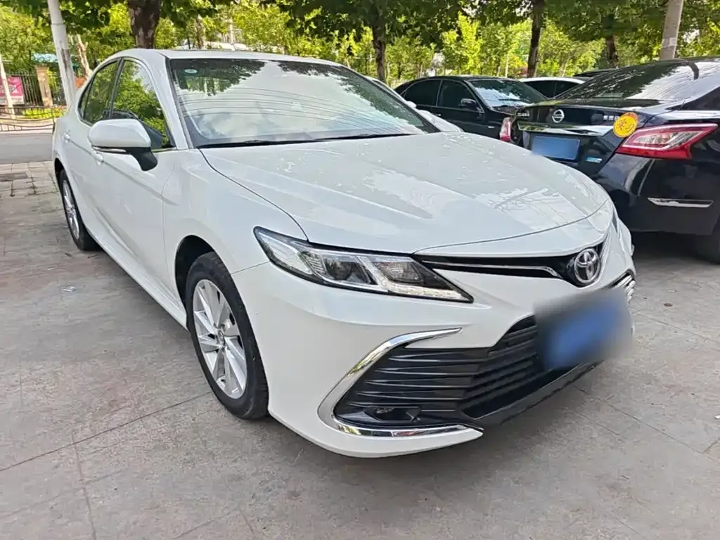 Toyota Camry — фото 7