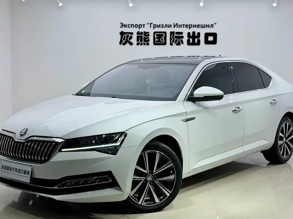 Skoda Superb — фото 1