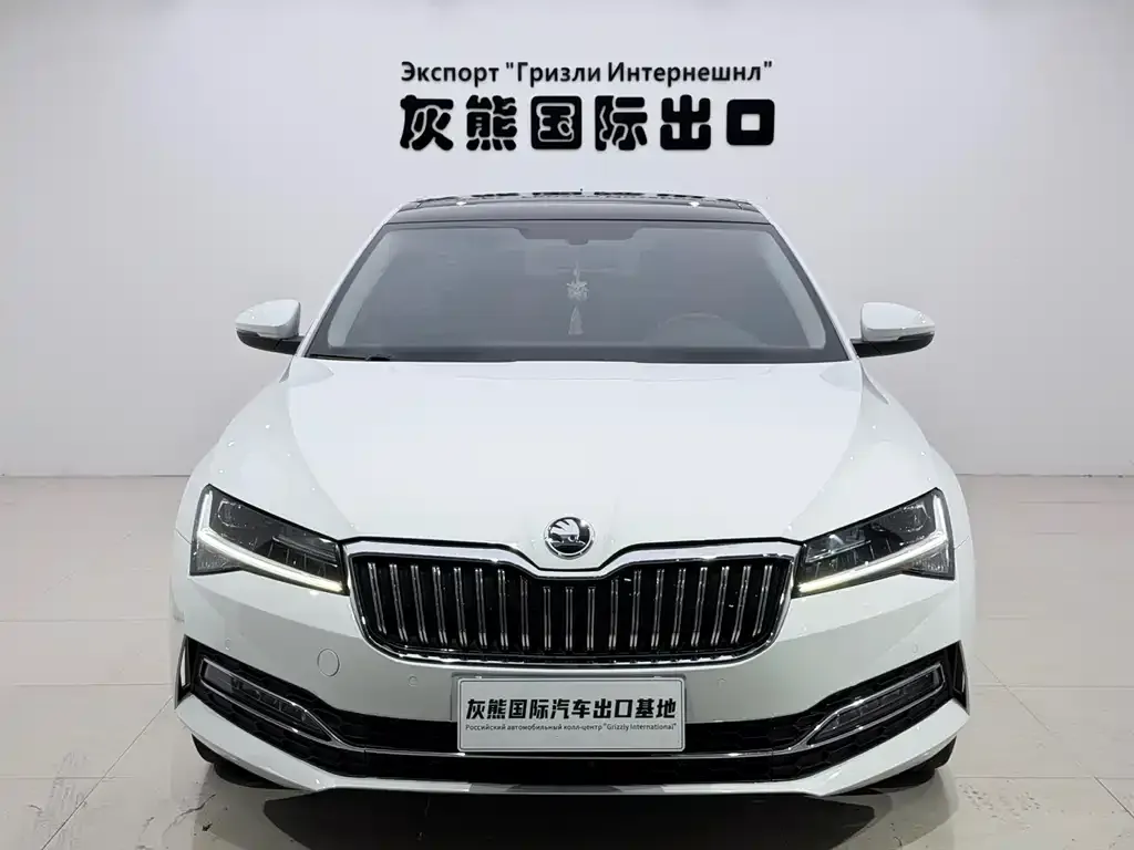 Skoda Superb — фото 2