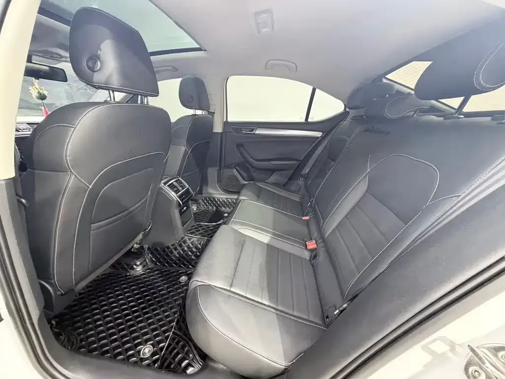 Skoda Superb — фото 6