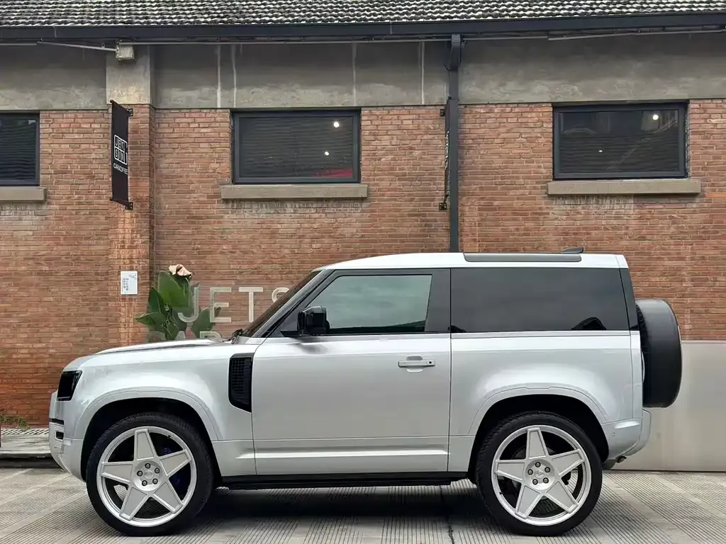 Land Rover Defender — фото 6