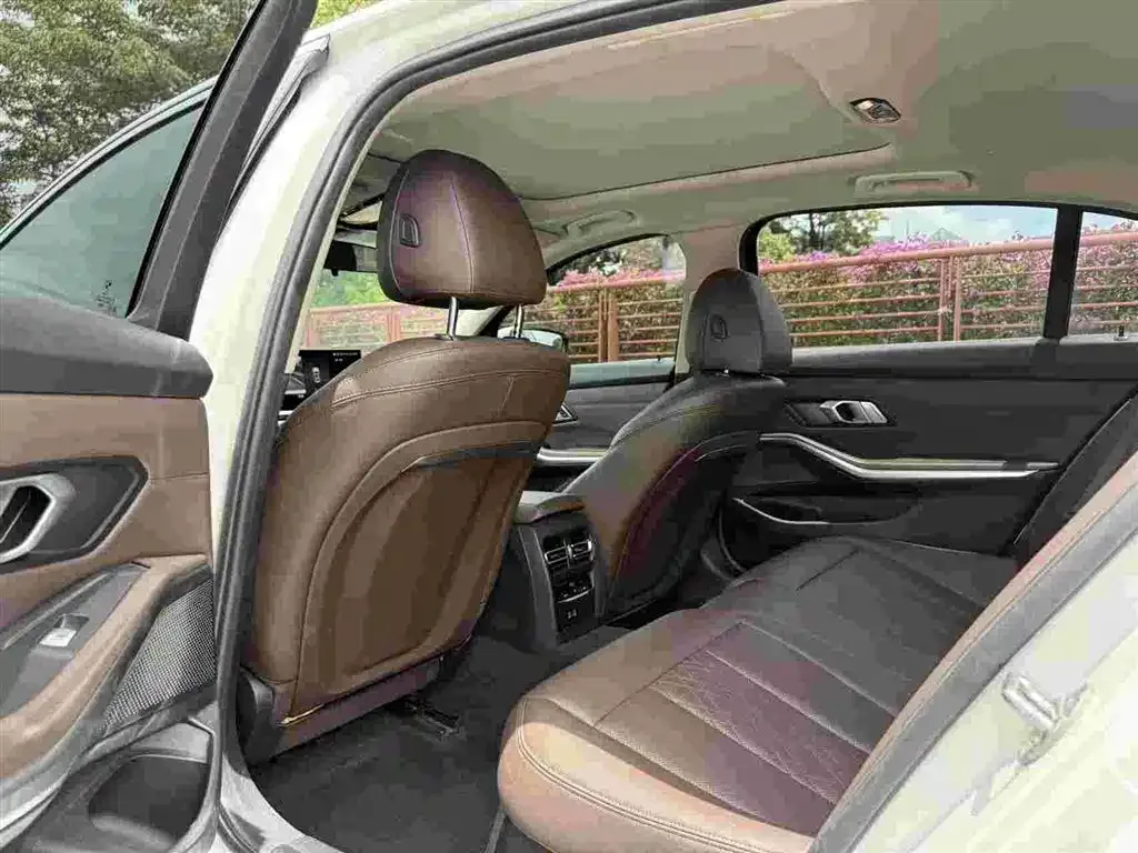 BMW 3 Series 2022 из CN, фото 8