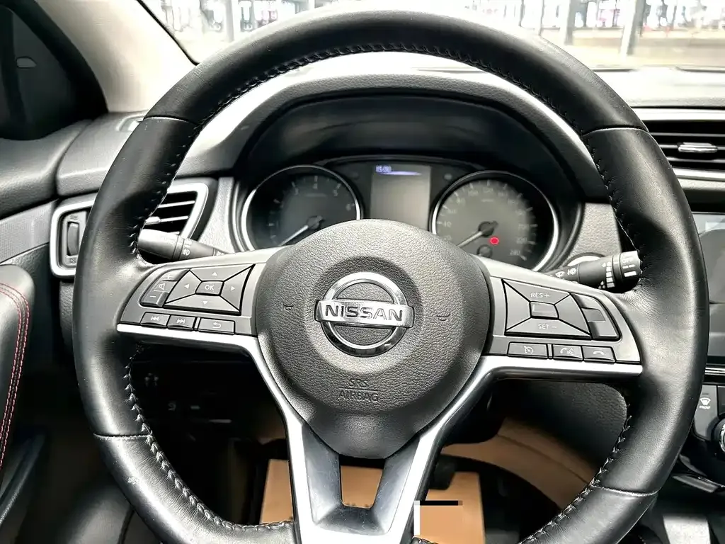 Nissan Qashqai — фото 4
