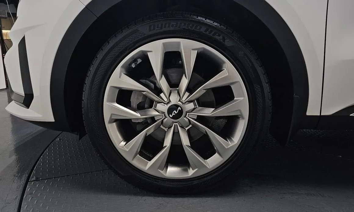 Kia Sorento — фото 8