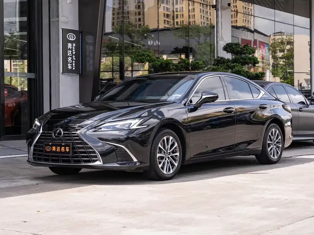 Lexus ES — фото 1