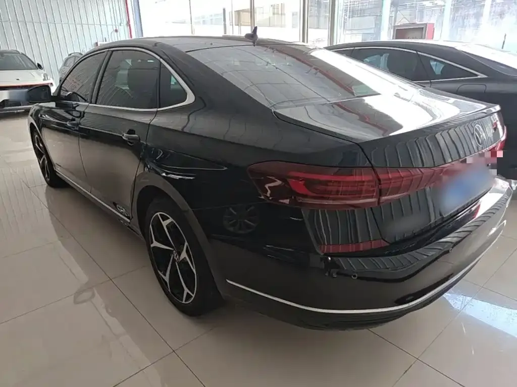 Volkswagen Passat — фото 6