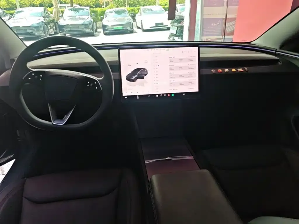 Tesla Model 3 — фото 4
